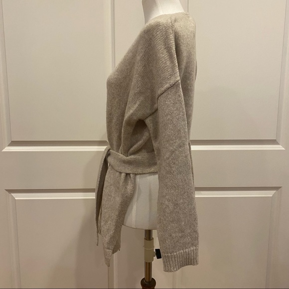 ELIZABETH AND JAMES belted V-neck oatmeal colored sweater - Picture 3 of 8